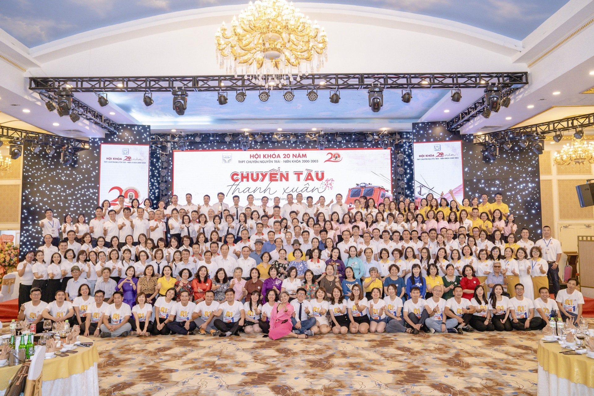 Hội khoá "Chuyến tàu thanh xuân" kỷ niệm 20 năm ra trường của cựu học sinh khoá 2000-2003